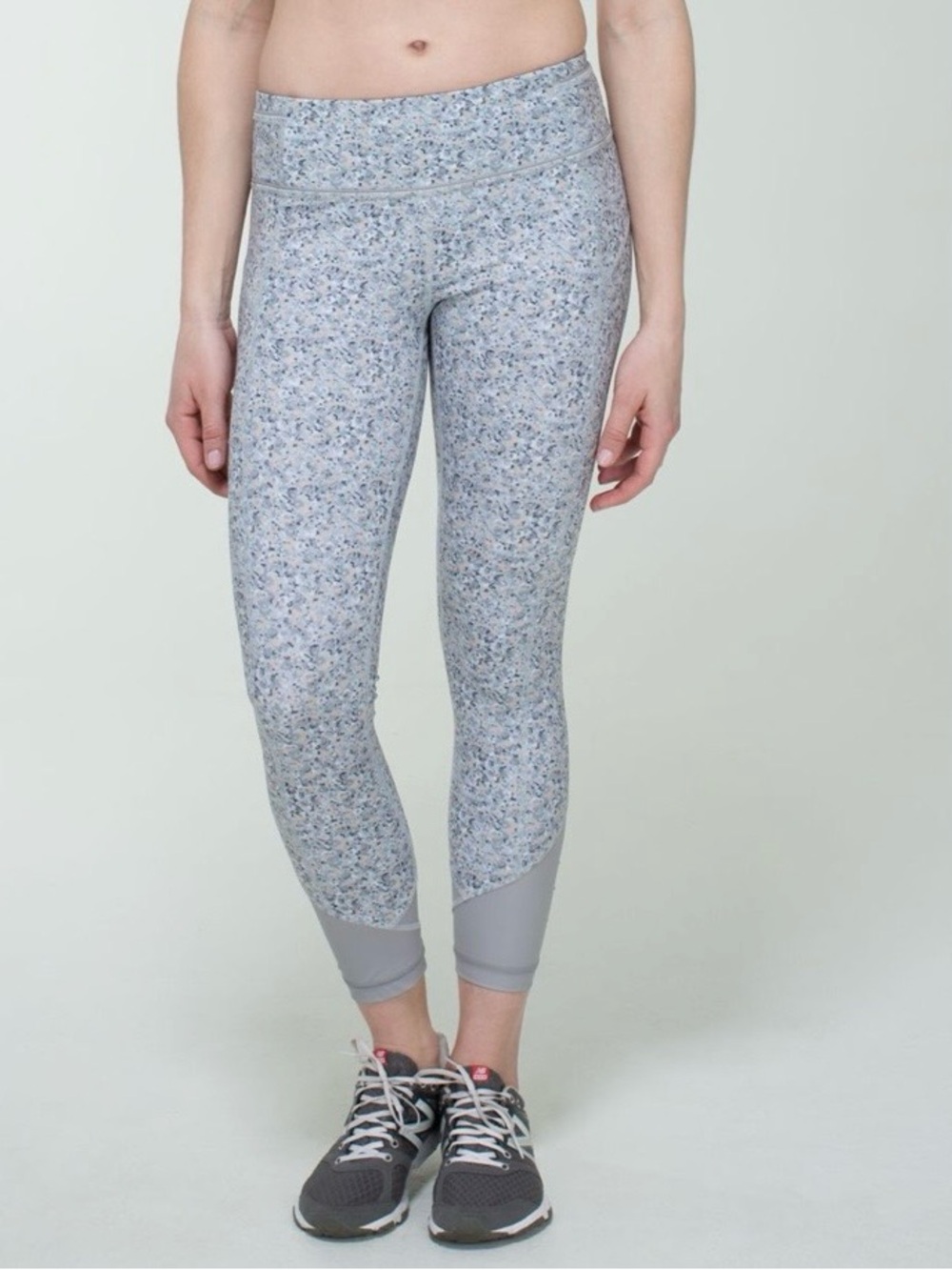 Lululemon Pace Queen Tight Fleur Silver Spoon / Ambient Grey